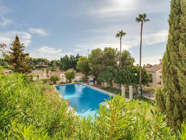 Casa adosada en Venta en Zona Centro Comercial Torrequebrada