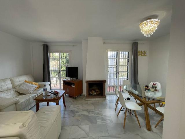 Casa adosada en Venta en Zona Centro Comercial Torrequebrada