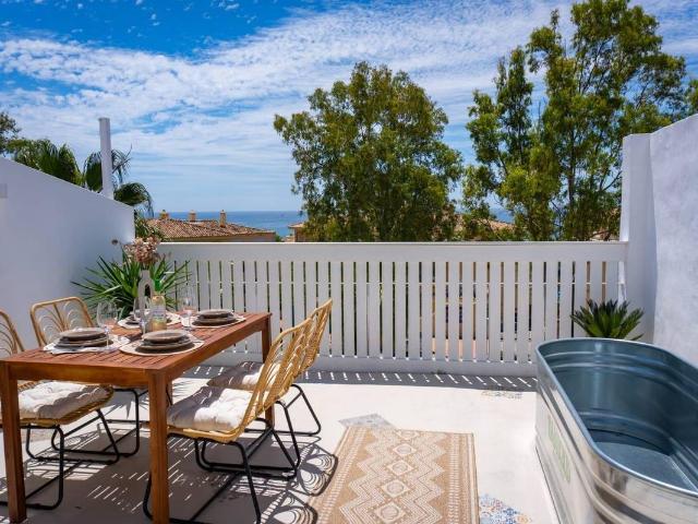 Casa adosada en Venta en Zona Centro Comercial Torrequebrada