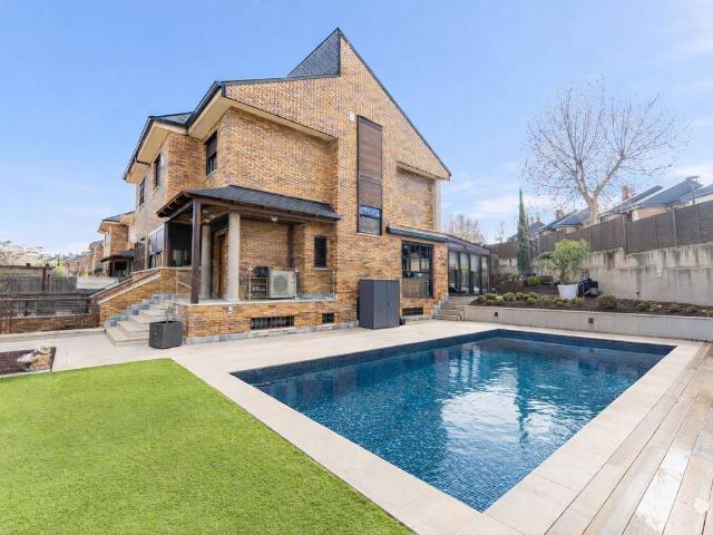 Casa adosada en Venta en Zona Europa