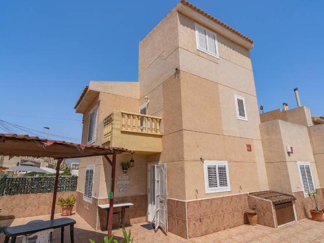 Casa adosada en Venta en Zona los Frutales