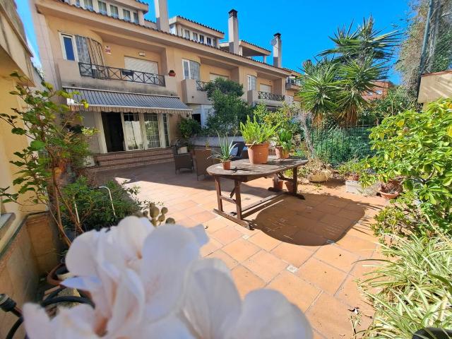 Casa adosada en Venta en Zona Nord