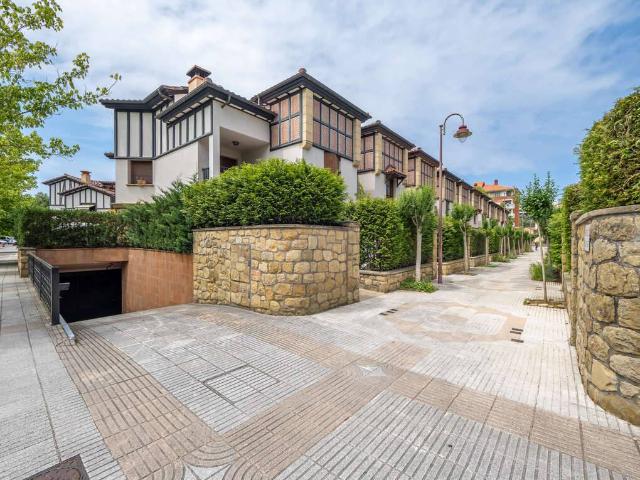 Casa adosada en Venta en Zarautz
