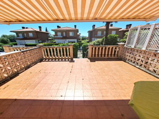 Casa adosada en Venta en Zarratón