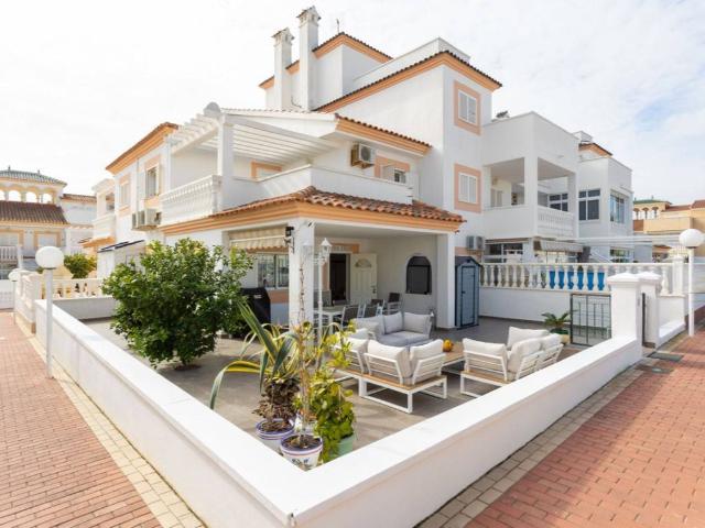 Casa adosada en Venta en Zeniamar Horizonte La Campana