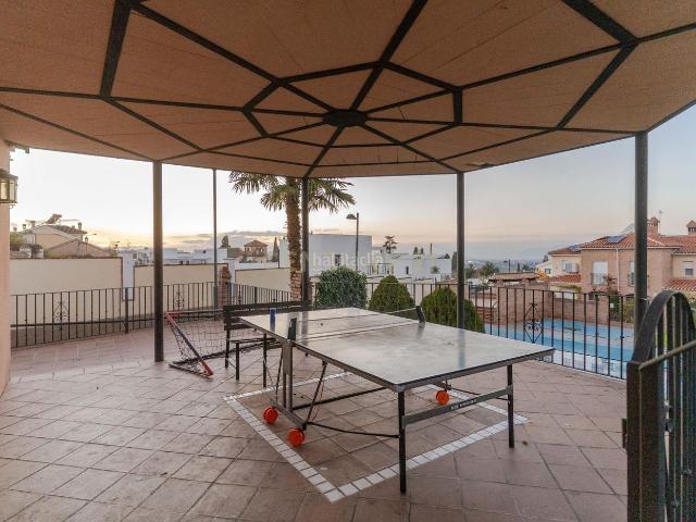 Casa adosada en venta en Zubia La, La Zubia Ciudad. Magnífico chalet pareado en venta en Urbanización privada en La Zubia. Casas adosadas Zubia.