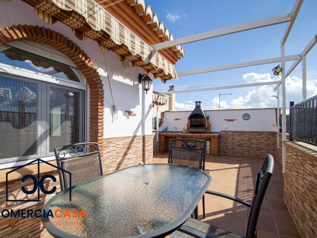 Casa adosada en venta en Cájar. ESPECTACULAR CASA ADOSADA EN CÁJAR AMPLITUD, LUZ Y CONFORTDescubre esta magnífica vivienda adosada en Cájar, perfecta para quiene. Casas adosadas.