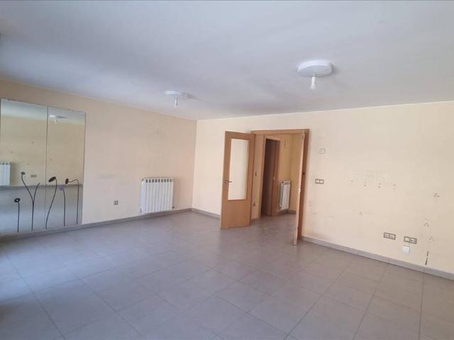 Casa adosada en Venta en Zuera