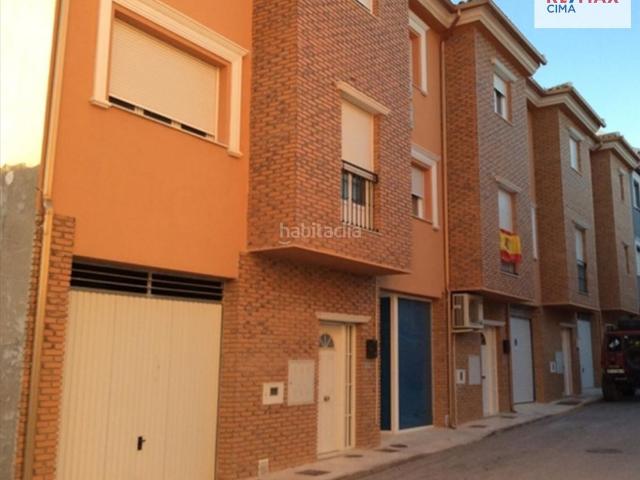Casa adosada en venta en Zújar. CASA ADOSADA CON BAJO COMERCIAL!. Casas adosadas.