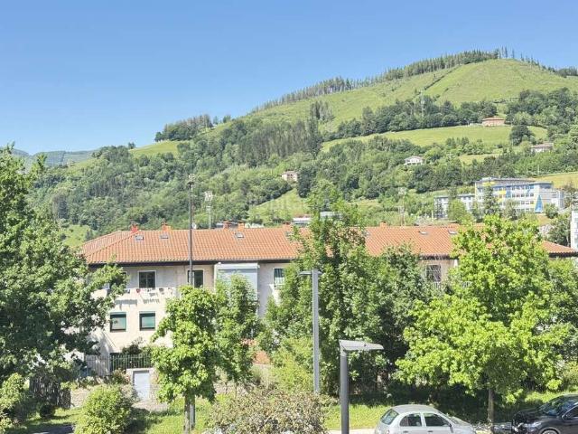 Casa adosada en venta en Zumarraga. Casas adosadas.