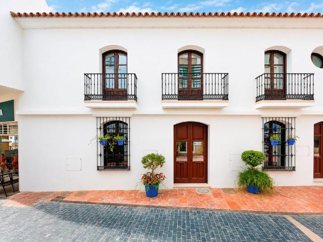Casa adosada en venta Estepona, España