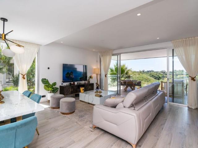 Casa adosada en venta Estepona, España