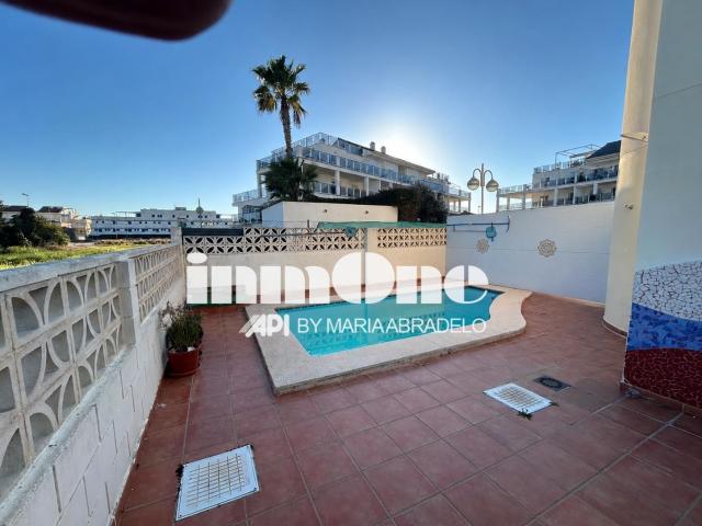 Casa adosada en venta. OLIVA