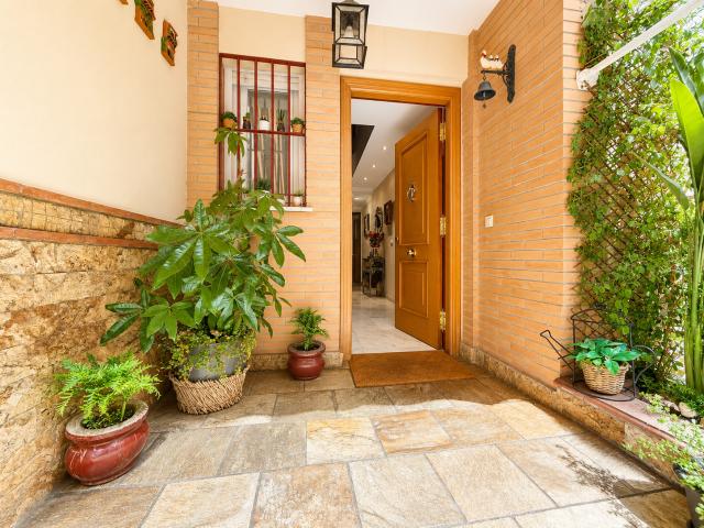 Casa adosada en venta. MáLAGA