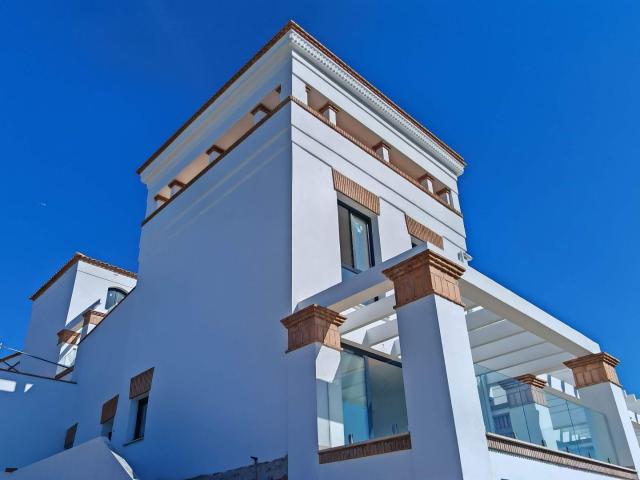 Casa adosada en venta. TORROX COSTA