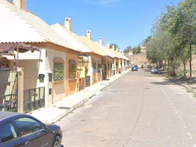 Casa adosada en Villanueva del Rio y Minas