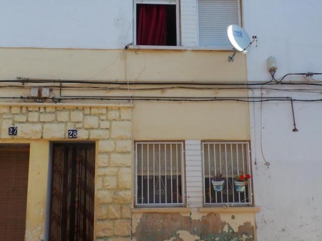 Casa adosada ocupada en Poblado San Francisco Villena – solo inversores con fondos propios
