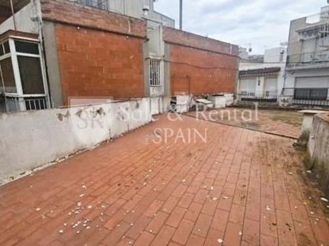 Casa adosada situada en Blanes, a tan solo 10 minutos a pie. 89m² Blanes