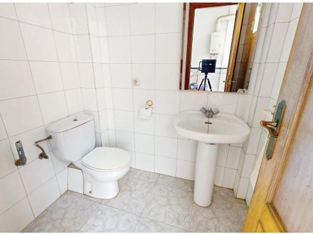 CASA ADOSADA, SITUADA EN LOS OLIVOS BORRACHOS. DE 5 DORMITORIOS, 2 BAÑOS, ASEO y AMPLIAS TERRAZAS