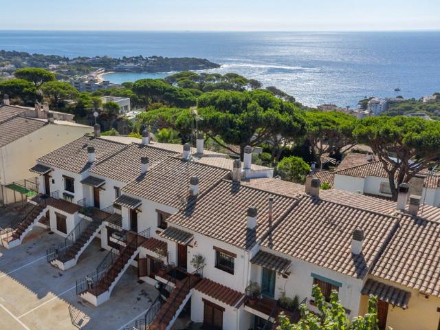 Casa adosada reformada con vistas al mar 122m² Sant Feliu de Guíxols