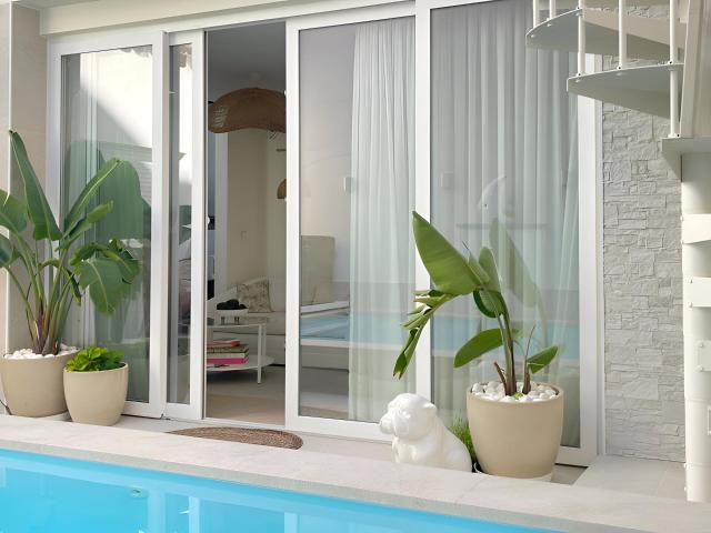 Casa adosada totalmente renovada con piscina privada a pocos. 110m² Fuengirola