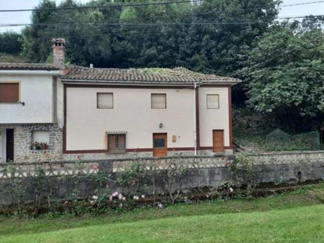 Casa adosada Venta Colunga, Pernús