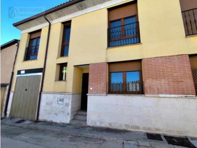 Casa adosada Venta Corcos, Corcos