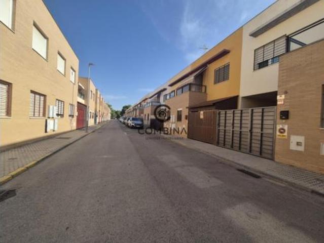 Casa adosada Venta Camas, Camas