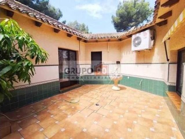 Chalet Venta Chiva, Chiva