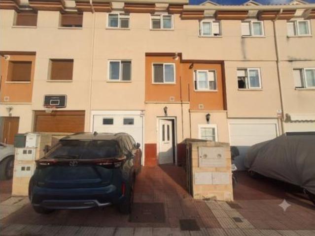 Casa adosada Venta Cigales, Cigales