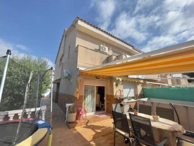 Casa adosada Venta Creixell, Creixell