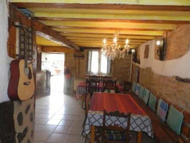 Casa adosada Venta Ábalos, Ábalos