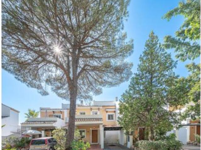 Casa adosada Venta Benahavís, Núcleo