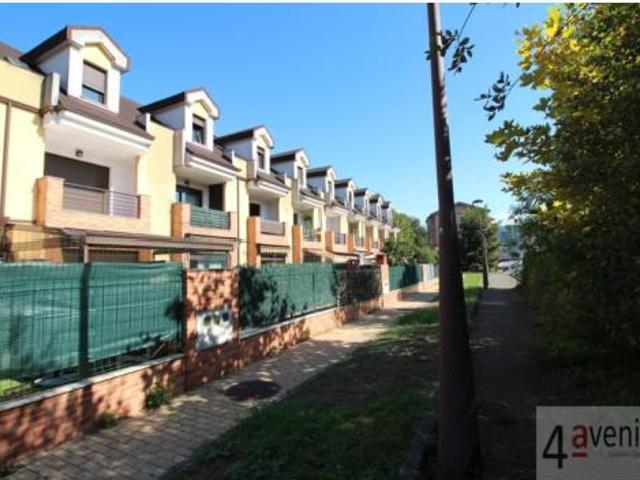 Casa adosada Venta Gijón, Zona Rural
