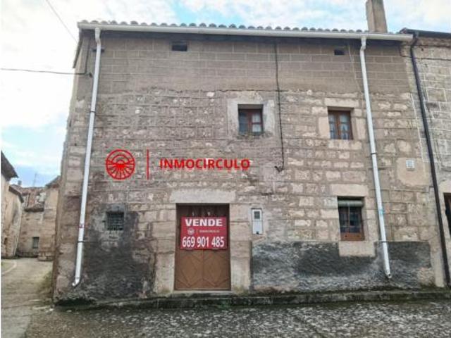 Casa adosada Venta Iglesias, Iglesias