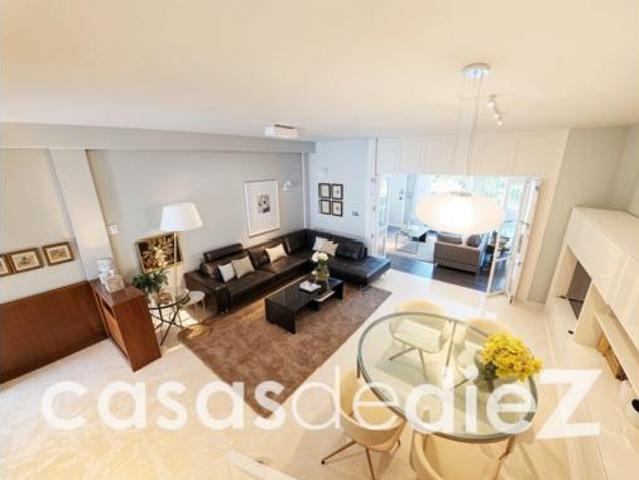 Casa adosada Venta Oliva, Nucli Urbà