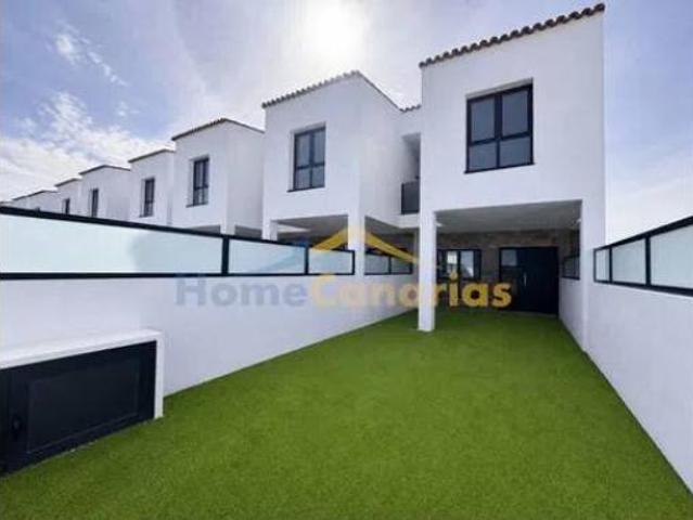 Casa adosada Venta La Oliva, La Oliva