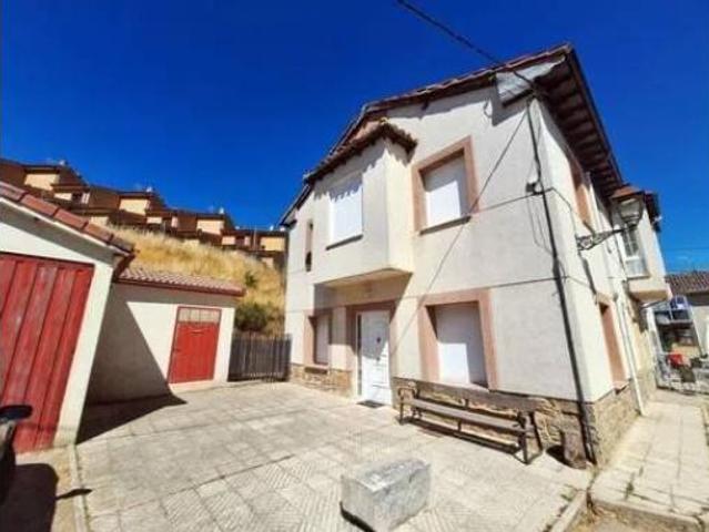 Casa adosada Venta La Pernía, San Salvador de Cantamuda