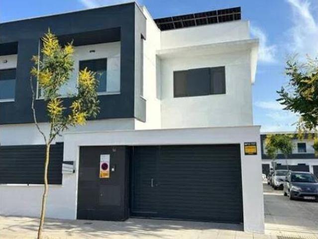 Casa adosada Venta La Rinconada, La Rinconada