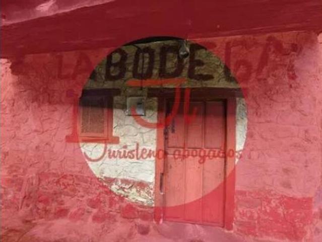 Casa adosada Venta Lena, Lena