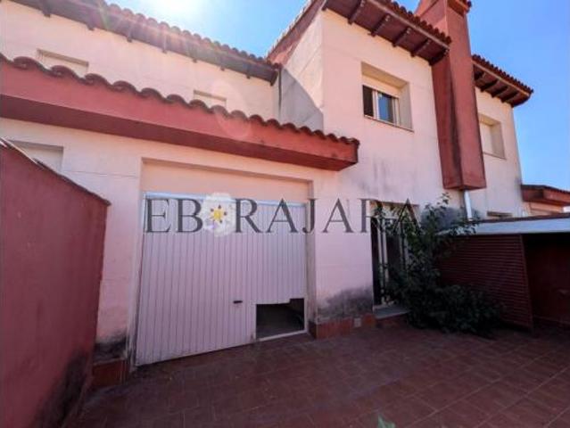 Casa adosada Venta Lucillos, Lucillos