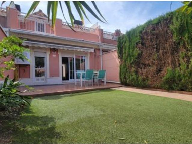 Casa adosada Venta Montcada Moncada, Masias