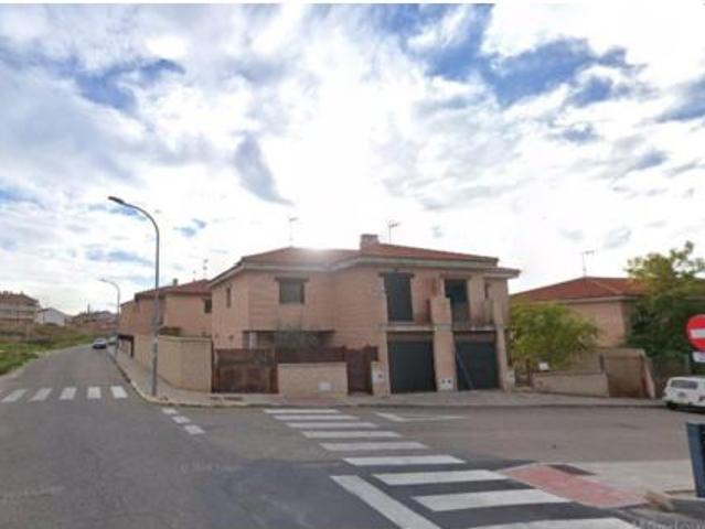 Casa adosada Venta Mora, Mora