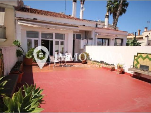 Casa adosada Venta Mataró, Centre