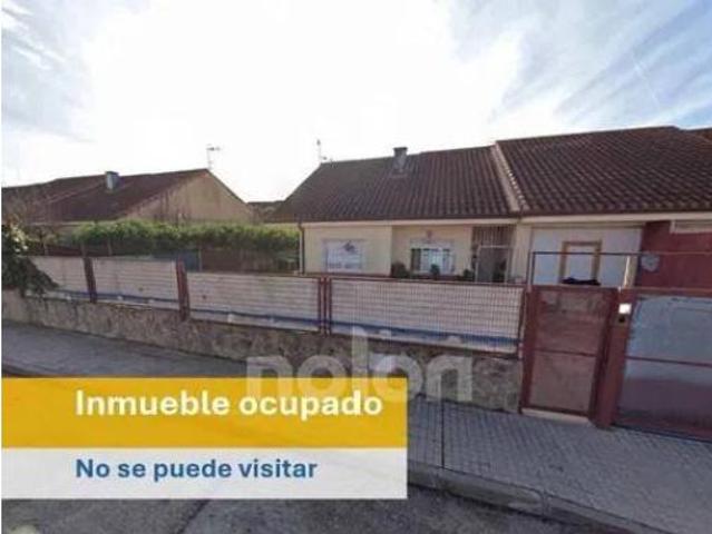 Casa adosada Venta Novés, Novés