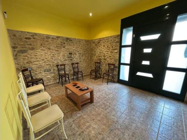Casa adosada Venta Salt, Veïnat