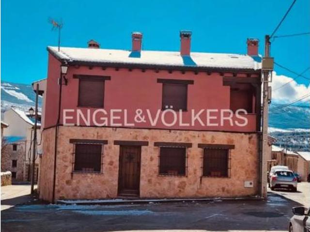 Casa adosada Venta Prádena, Prádena
