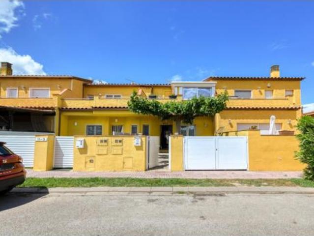 Casa adosada Venta Torroella de Fluvià, Vilacolum