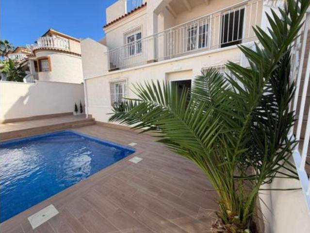 Casa adosada Venta Torrevieja, Torrevieja