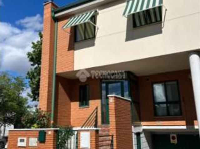 Casa adosada Venta Valladolid Capital, Las Villas Covaresa Parque Alameda La Rubia